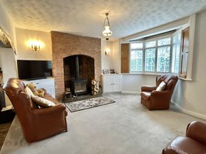 Lounge- click for photo gallery